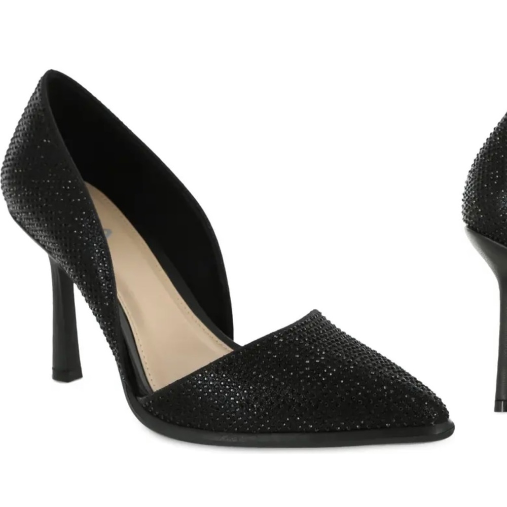 Gorgeous Black Pumps